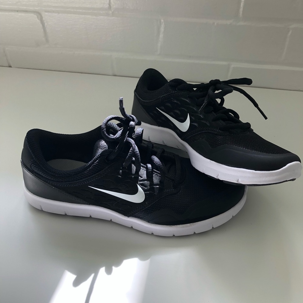 Women’s Nike sneakers
